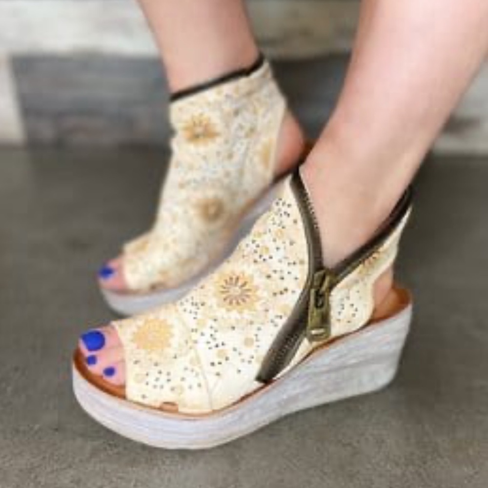 A.S. 98 Naylor Floral Womens Beige Leather Zipper Wedges Sandals Shoes